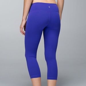 Lululemon Size 2 Blue Wunder Under Crop Pants